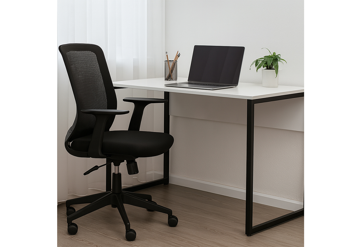 Απεικονίζεται το γραφείο Student σε ένα υπνοδωμάτιο.